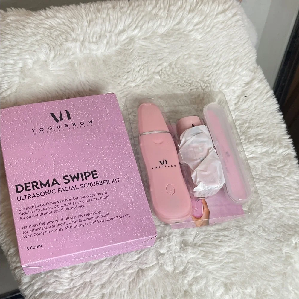 VogueNow Derma Swipe Ultrasonic Facial Scrubber Kit in Pink